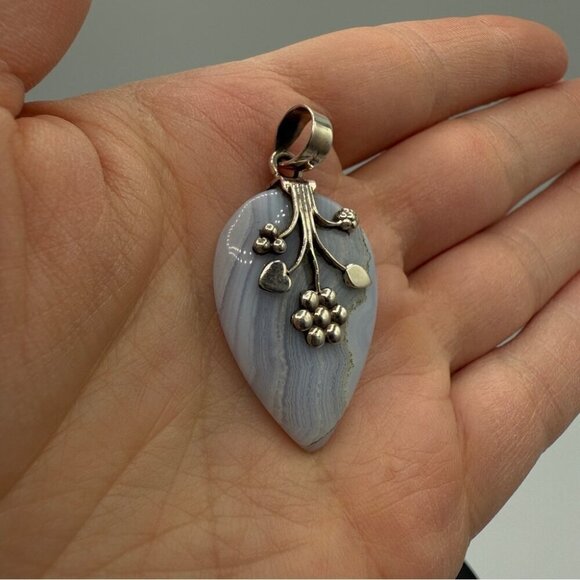 Gorgeous Blue Lace Agate and Marked 925 Silver Teardrop Blue Nature Pendant - Picture 8 of 11